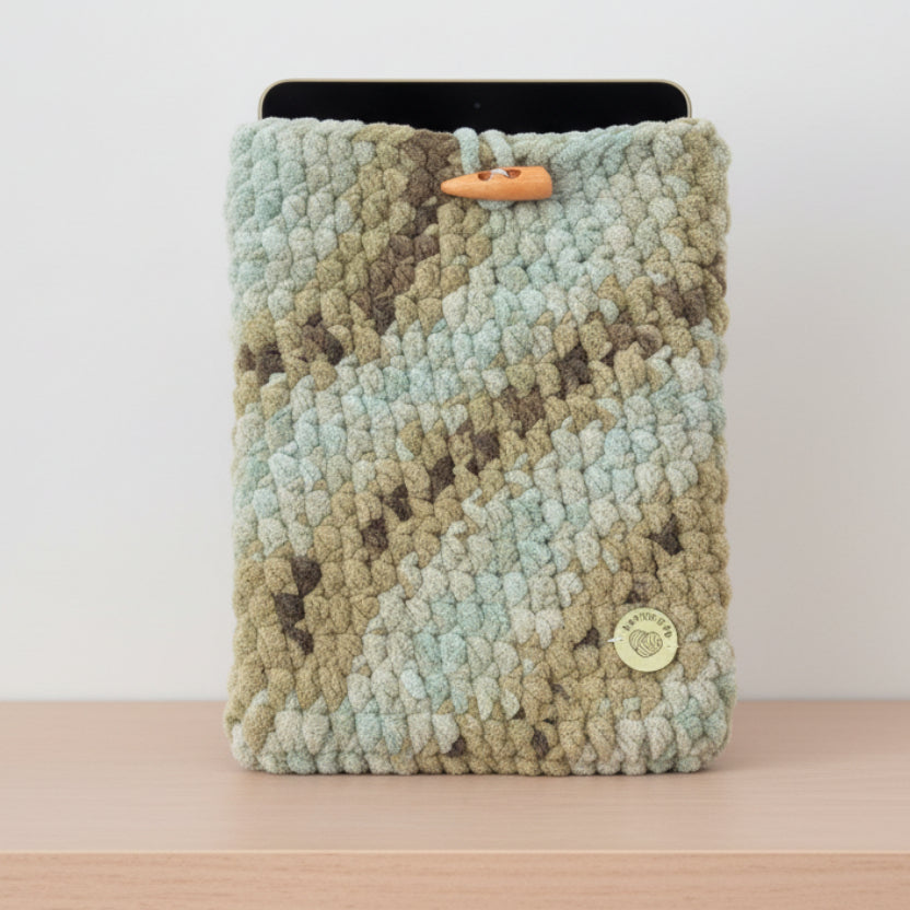 Crochet Tablet/Kindle Cover Large